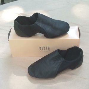 Women’s 7.5 Jazz Shoes